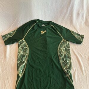 Under Armour USF Bulls lightning tshirt, size extra large kids xl